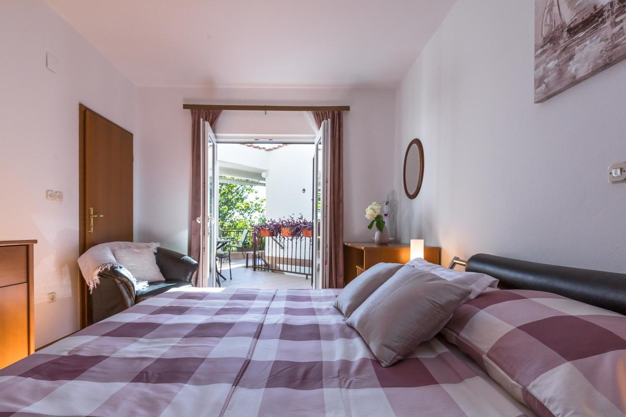 Apartmani Lovrenco Krvavica Zewnętrze zdjęcie